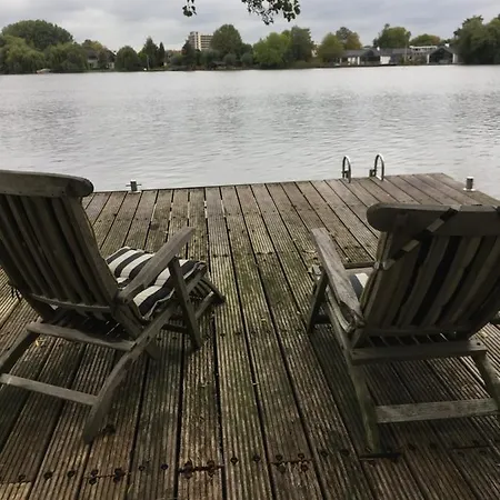Huis In De Bergse Plas